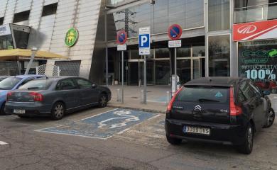 Punto de recarga de vehículos eléctricos.