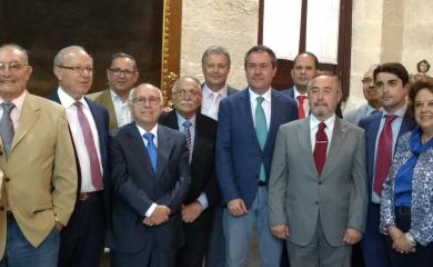 Asistentes a la firma del convenio.