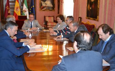 La Directiva del PICA reunida con Juan Espadas y Carmen Castreño.