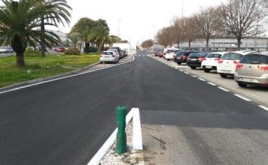 Estos trabajos se han centrado en la mejora de la pavimentación de las calzadas de las calles José María Ibarra y Gómez-Rull y Antonio de la Peña López, que presentaban un deficiente estado de conservación.