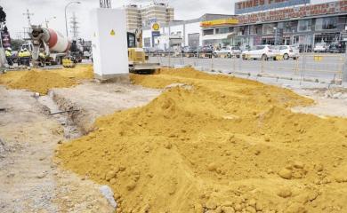 Obras en acerado de Avenida Montes Sierra Parque Carretera Amarilla